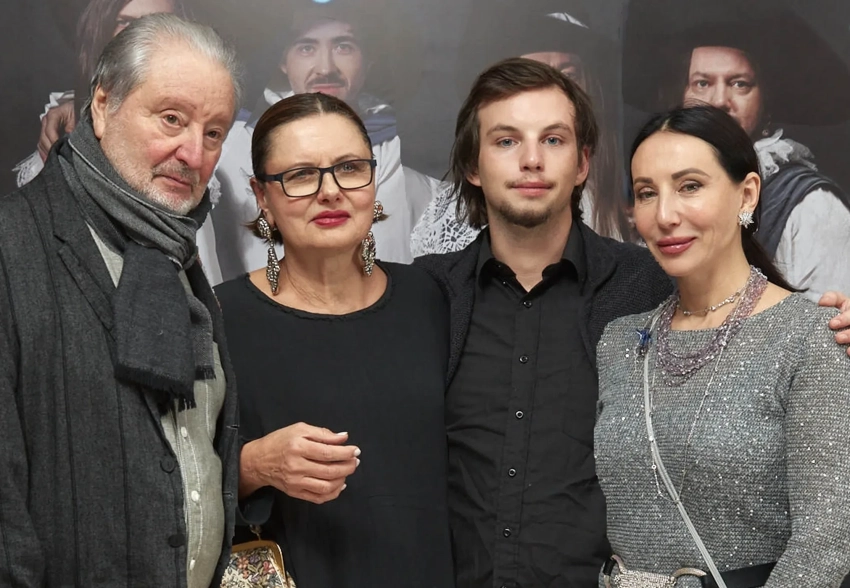 Юлия Высоцкая, Андрей Кончаловский, Ольга Кабо, Алика Смехова на премьере спектакля "Три мушкетёра"