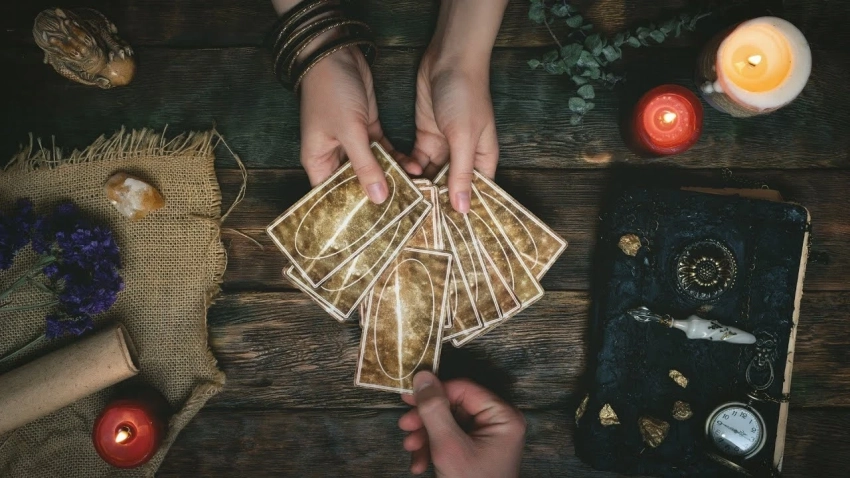 Тренд на Таро: как колоды постепенно вытесняют терапию психологов