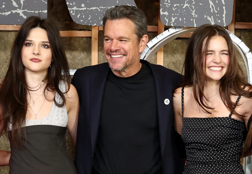 Мэтт Дэймон с тремя дочерьми, Бен Аффлек и Тейяна Тейлор в "голом" платье на премьере в Нью-Йорке