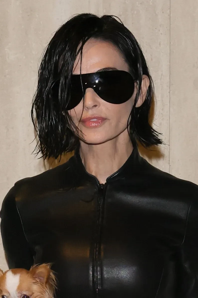 "На 20 лет моложе". В сети обсуждают новый имидж Деми Мур