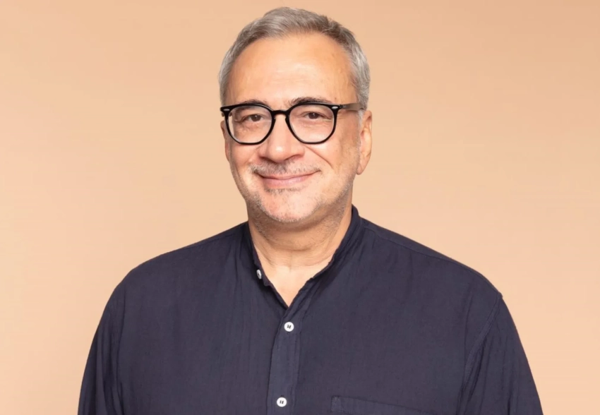 62-летнего Константина Меладзе засняли в Испании с молодой спутницей