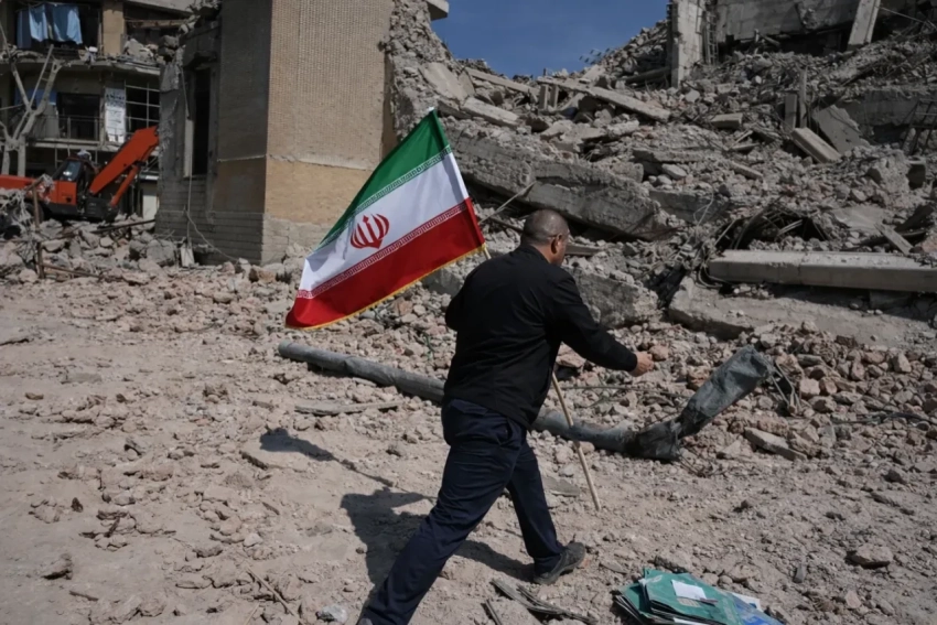 Израиль и США ударили по синагоге в центре Тегерана – здание разрушено